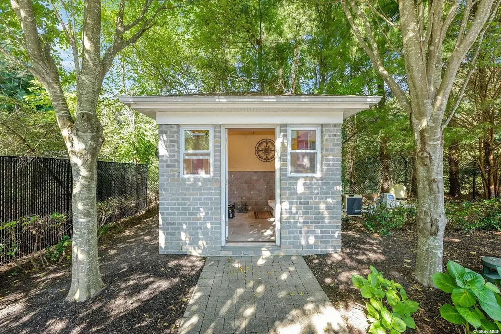 15 Ridgefield Drive Shoreham NY 11786