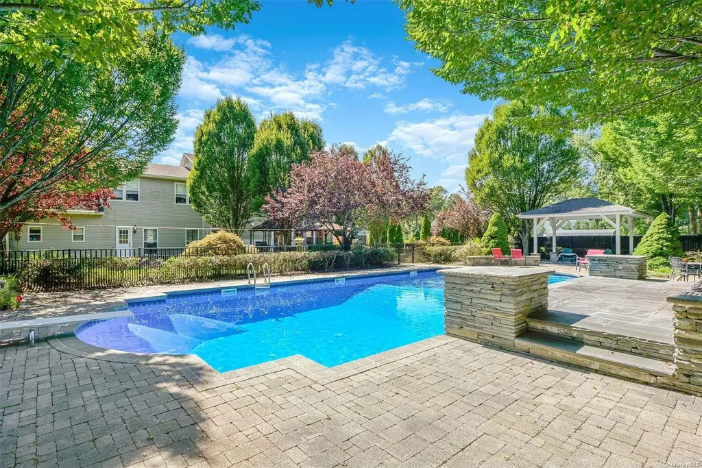 15 Ridgefield Drive Shoreham NY 11786