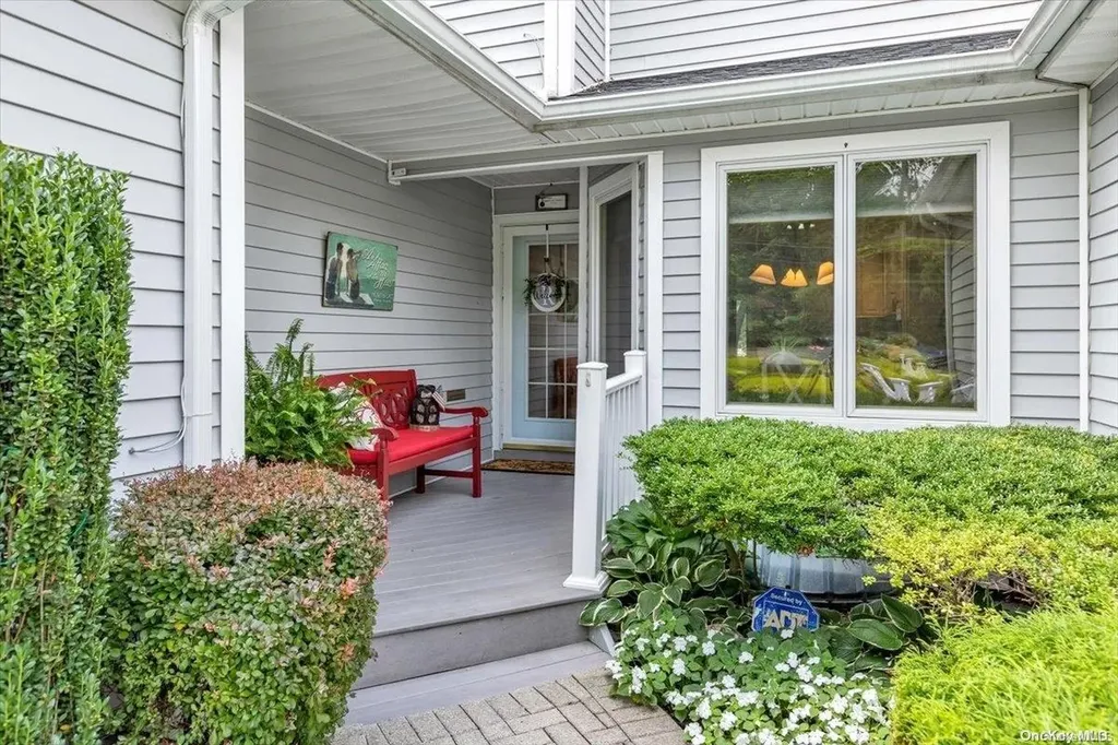14 Beach Avenue Northport NY 11768