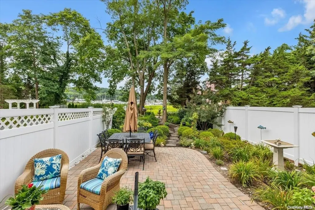 14 Beach Avenue Northport NY 11768