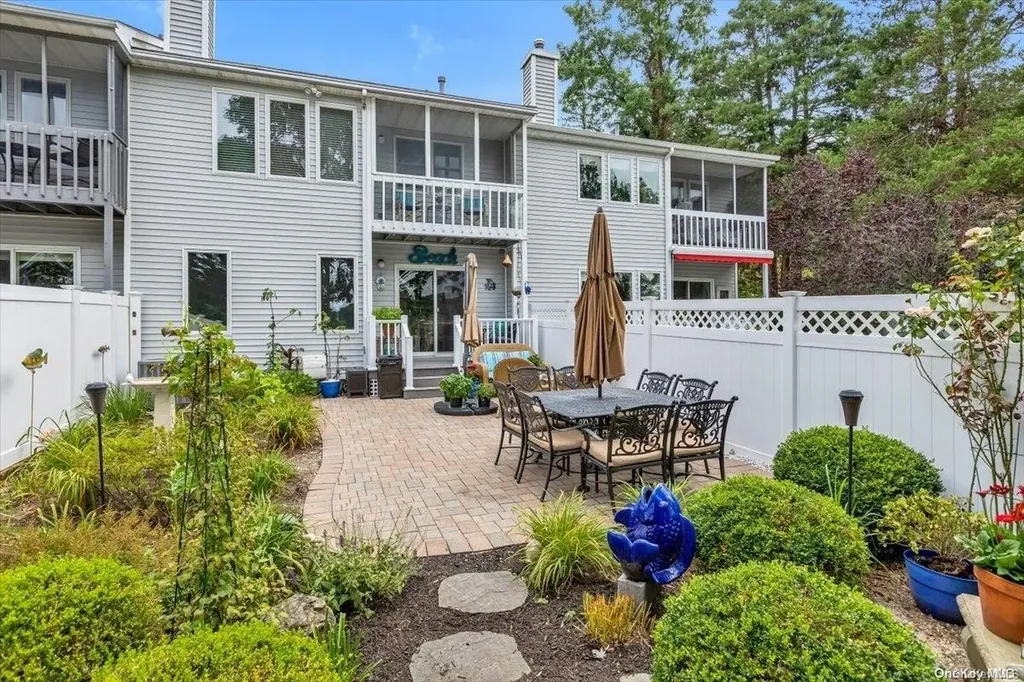 14 Beach Avenue Northport NY 11768