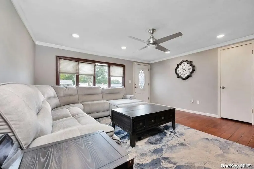 49 Janice Lane Selden NY 11784