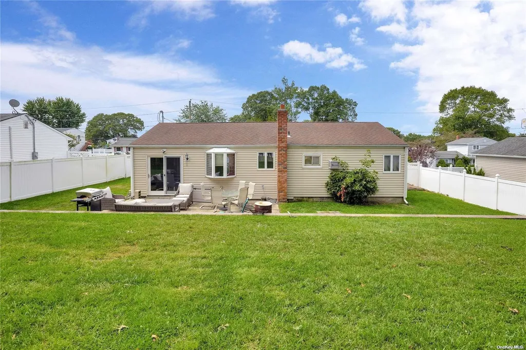 49 Janice Lane Selden NY 11784