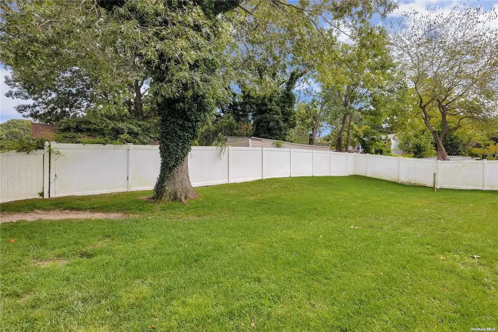 49 Janice Lane Selden NY 11784