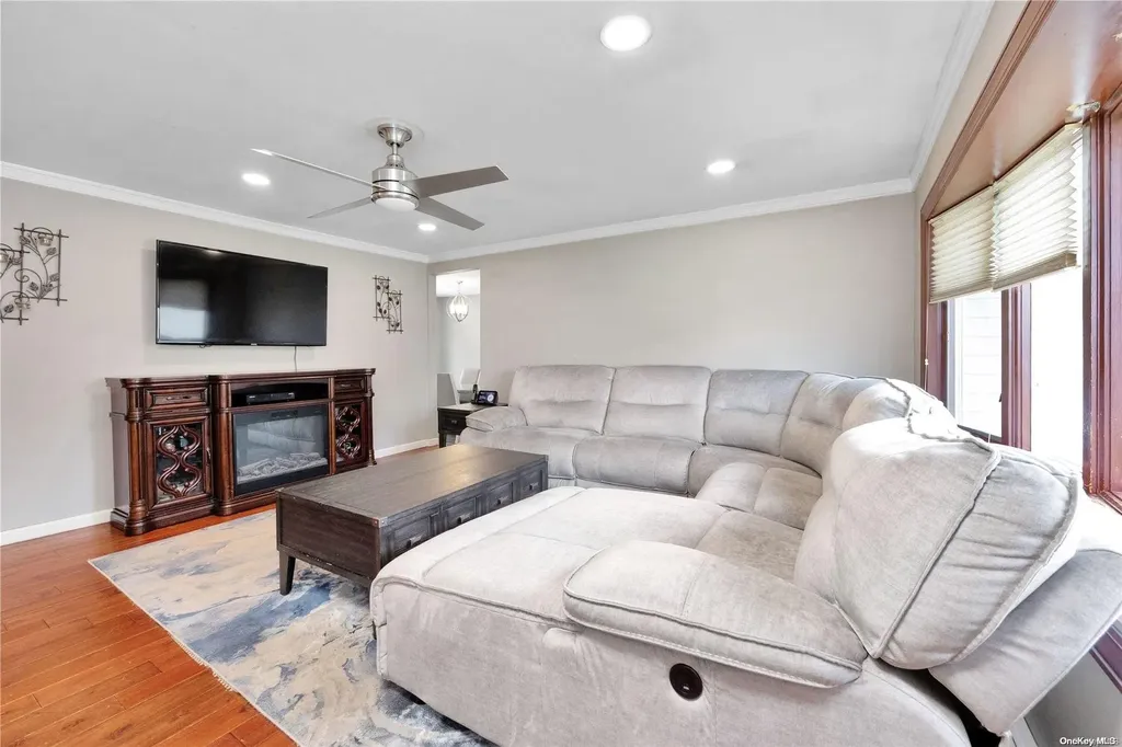 49 Janice Lane Selden NY 11784