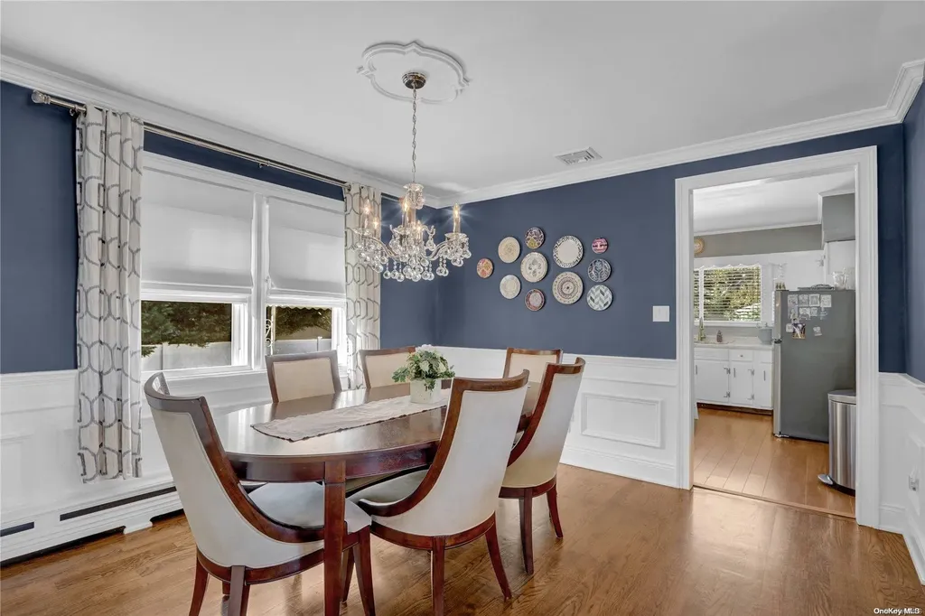 29 Hampton Boulevard Massapequa NY 11758