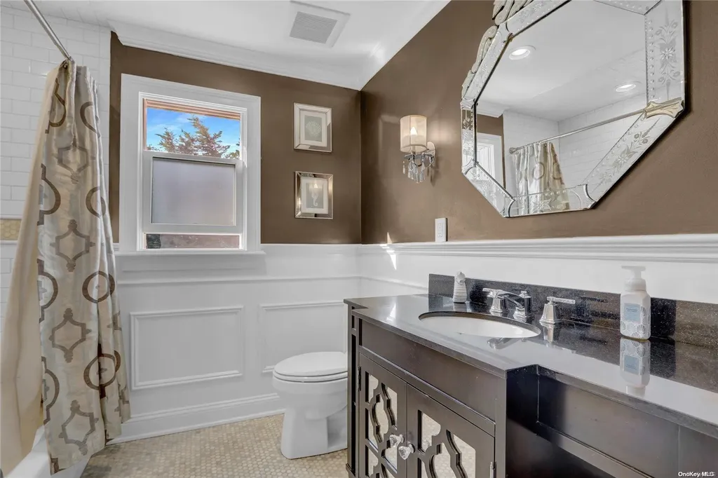 29 Hampton Boulevard Massapequa NY 11758