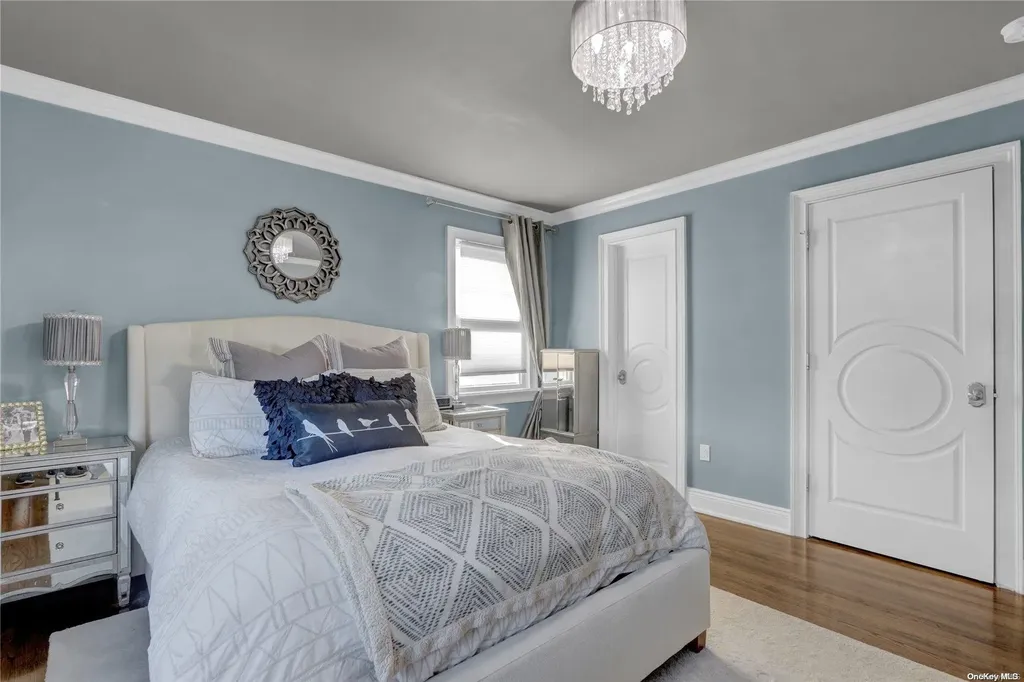 29 Hampton Boulevard Massapequa NY 11758