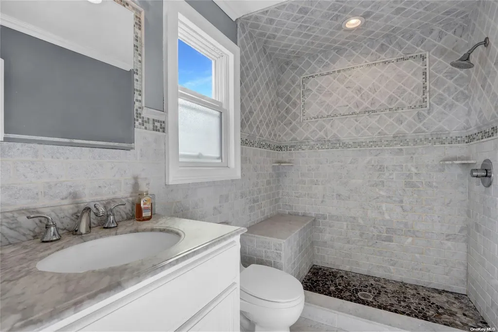 29 Hampton Boulevard Massapequa NY 11758