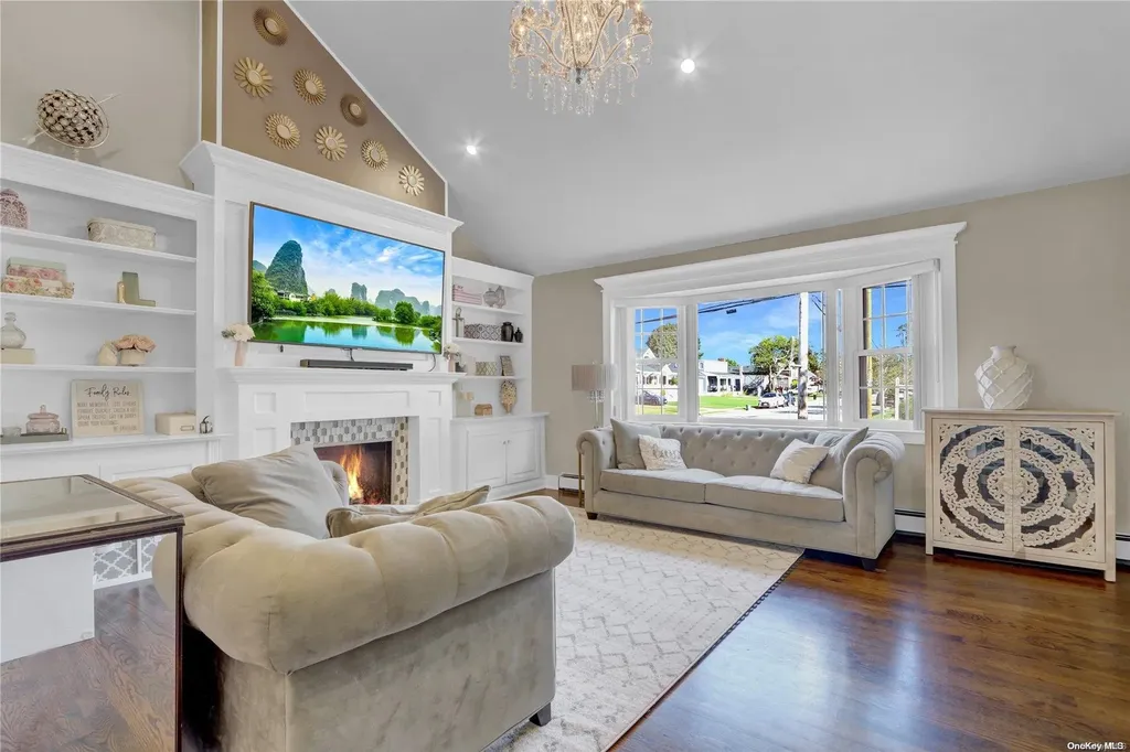 29 Hampton Boulevard Massapequa NY 11758