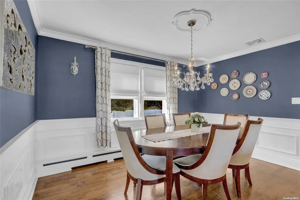 29 Hampton Boulevard Massapequa NY 11758