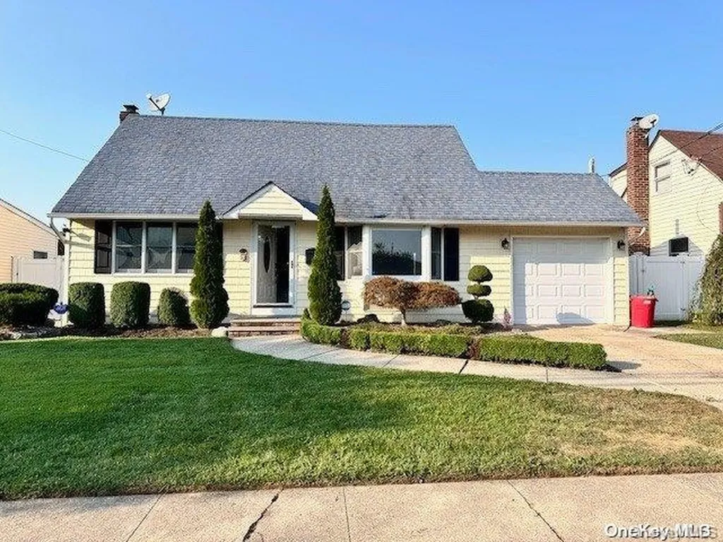 14 Moore Drive Bethpage NY 11714