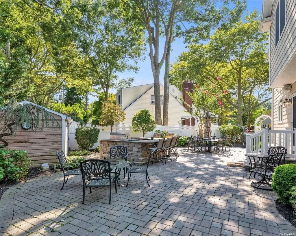 21 Shaw Drive Merrick NY 11566