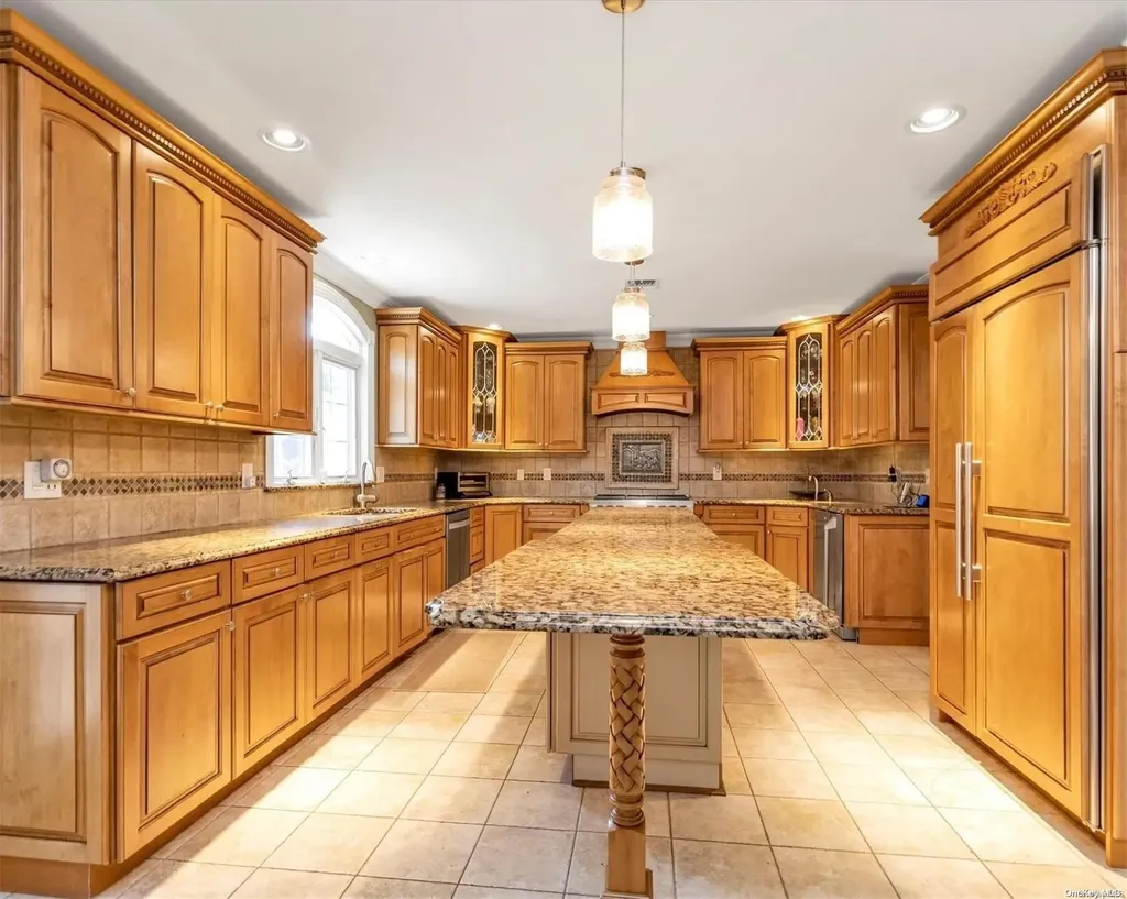 21 Shaw Drive Merrick NY 11566