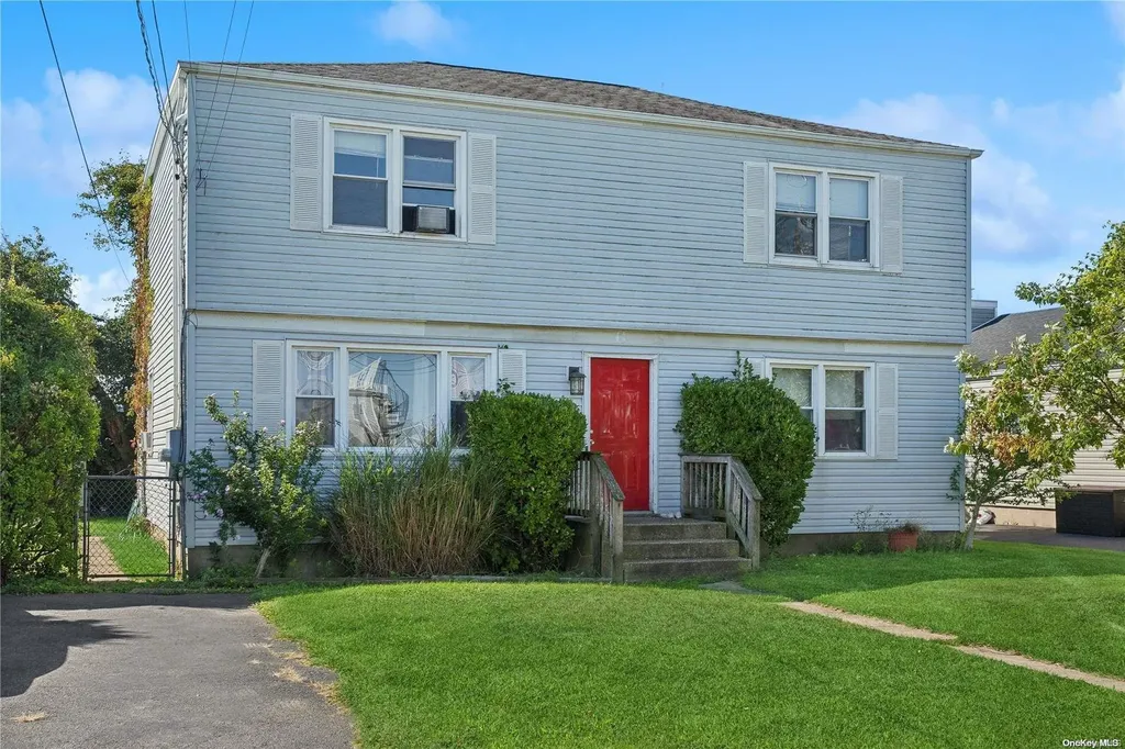 6 Mitchell Avenue Babylon NY 11702