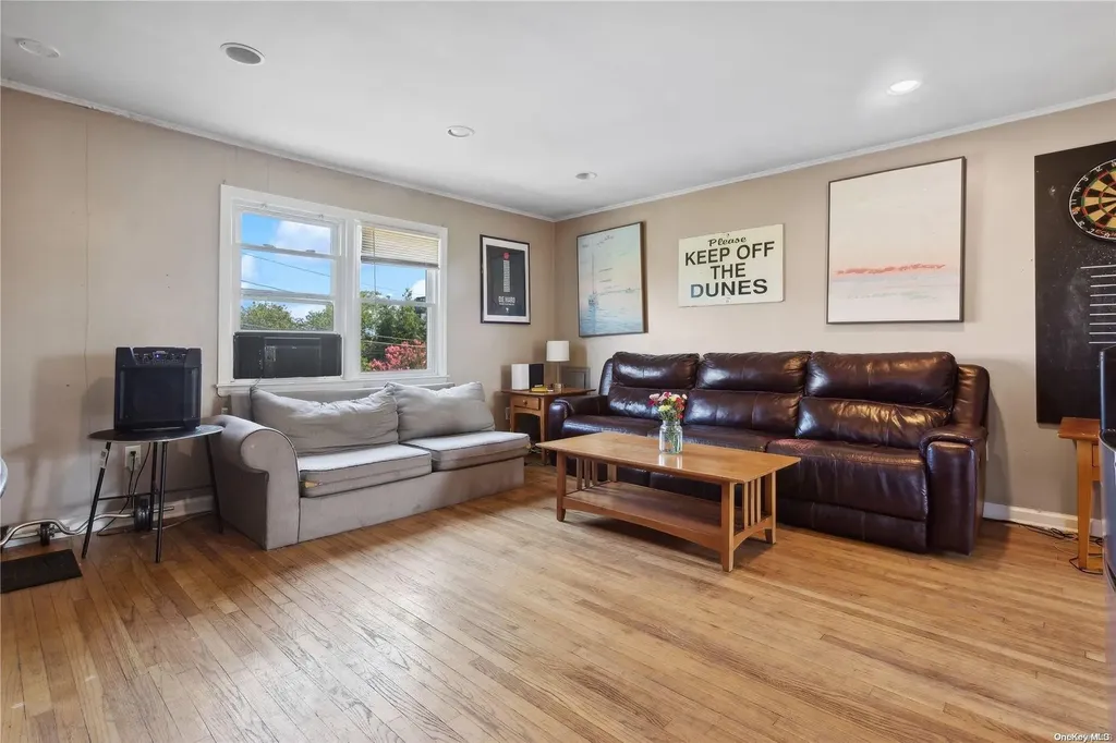6 Mitchell Avenue Babylon NY 11702
