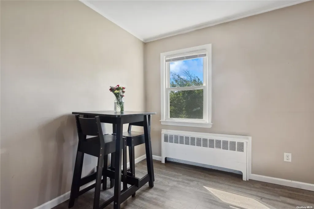 6 Mitchell Avenue Babylon NY 11702
