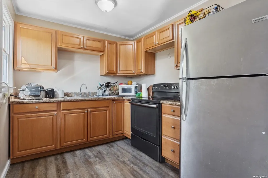 6 Mitchell Avenue Babylon NY 11702