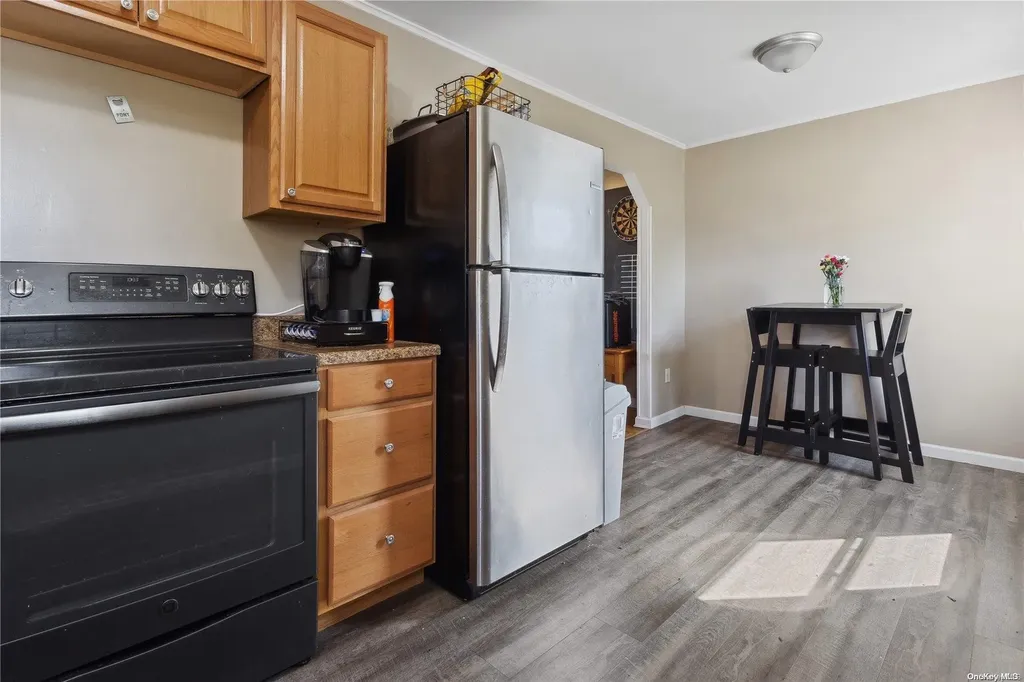 6 Mitchell Avenue Babylon NY 11702