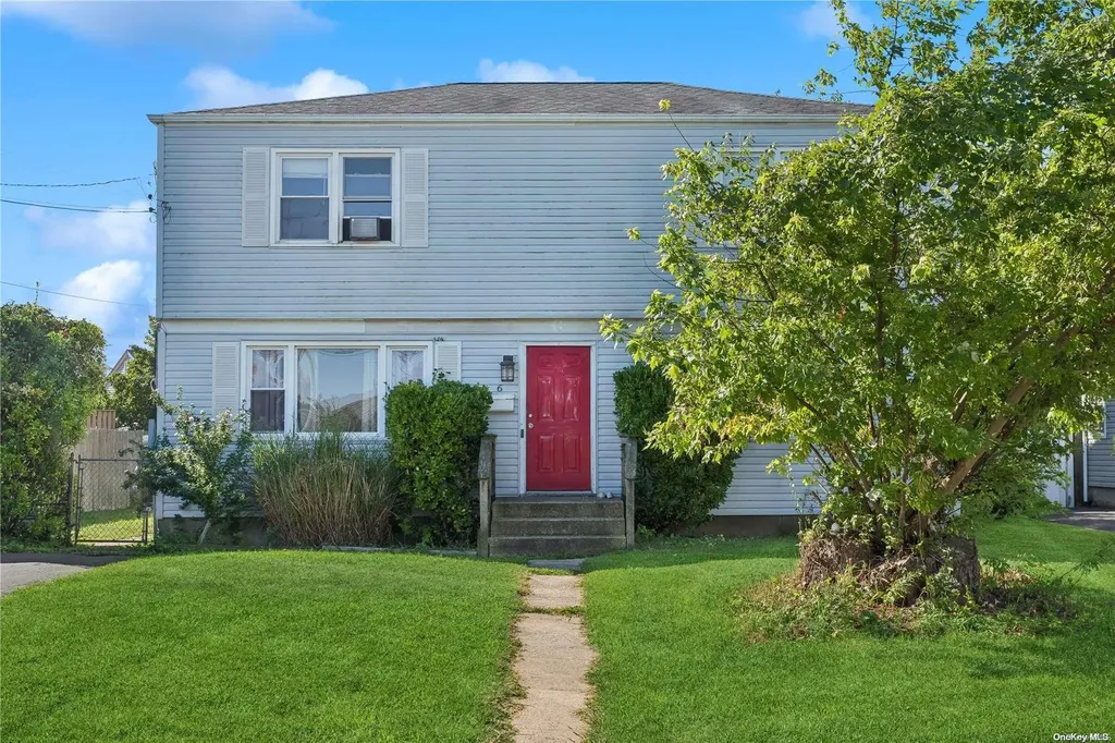 6 Mitchell Avenue Babylon NY 11702