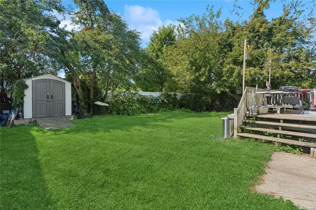 6 Mitchell Avenue Babylon NY 11702
