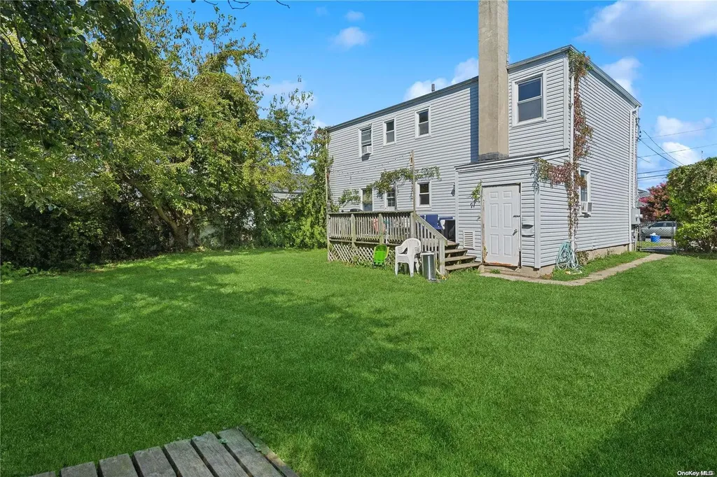6 Mitchell Avenue Babylon NY 11702