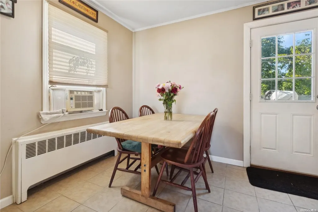 6 Mitchell Avenue Babylon NY 11702