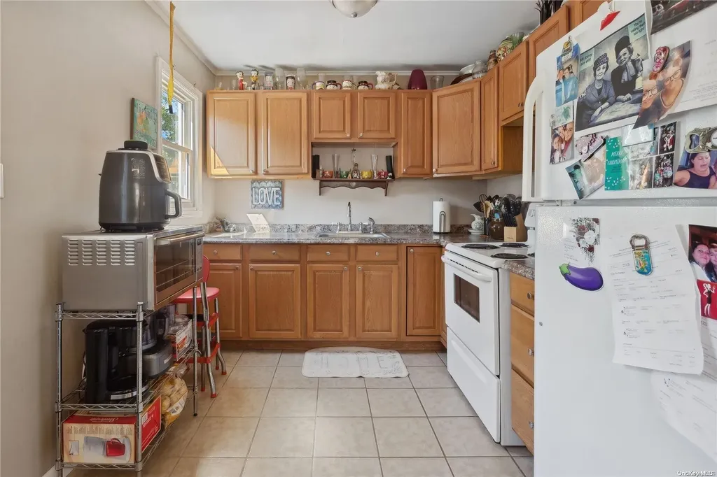6 Mitchell Avenue Babylon NY 11702