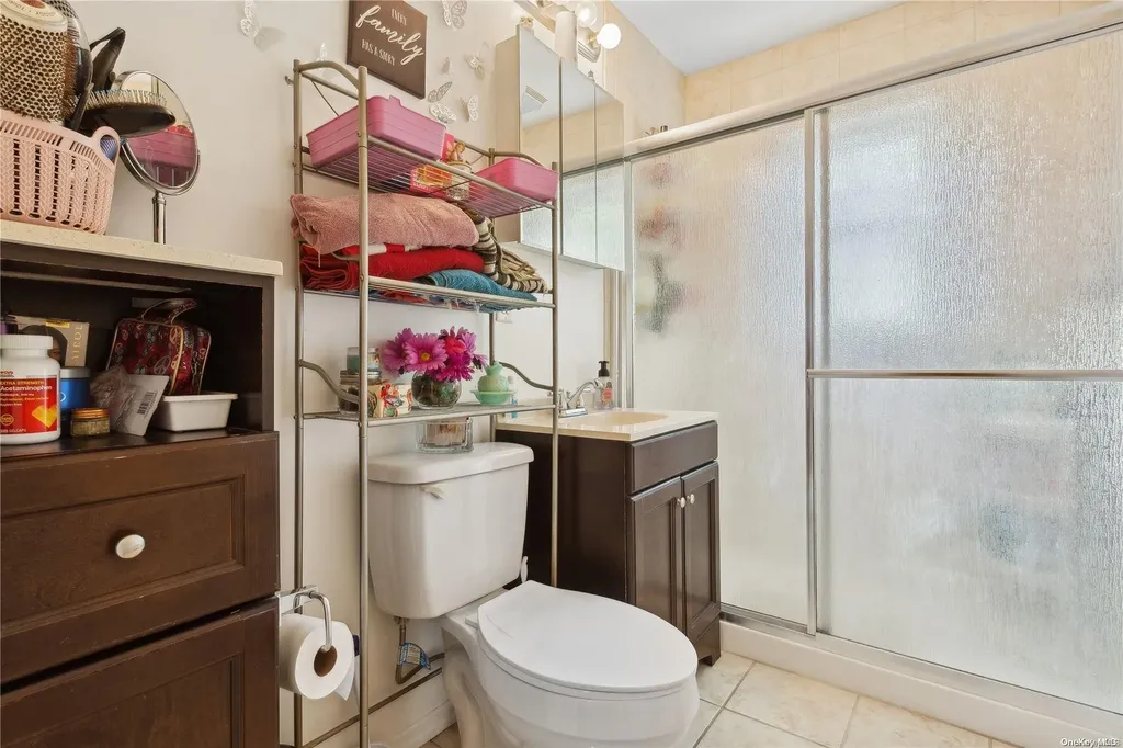 6 Mitchell Avenue Babylon NY 11702