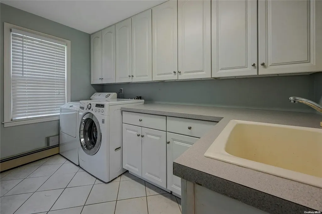 7 Harbor Ridge Drive Centerport NY 11721