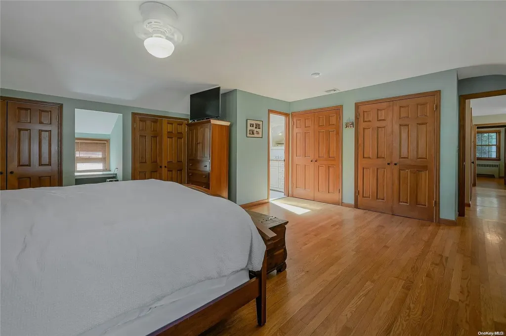 7 Harbor Ridge Drive Centerport NY 11721