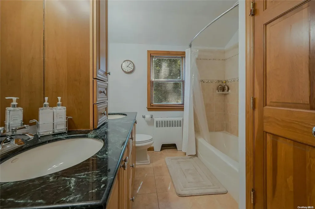 7 Harbor Ridge Drive Centerport NY 11721