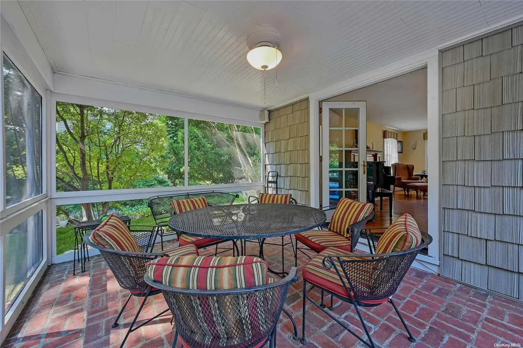 7 Harbor Ridge Drive Centerport NY 11721