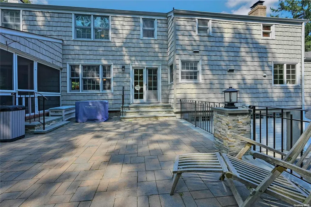 7 Harbor Ridge Drive Centerport NY 11721
