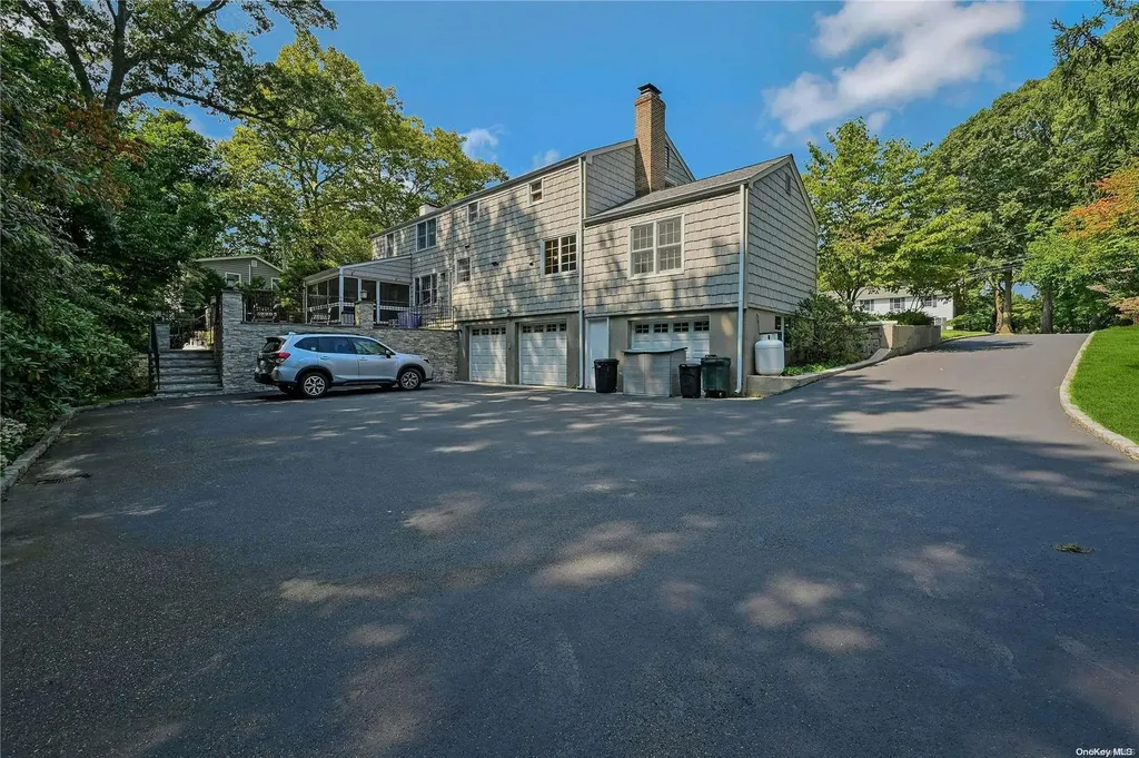 7 Harbor Ridge Drive Centerport NY 11721
