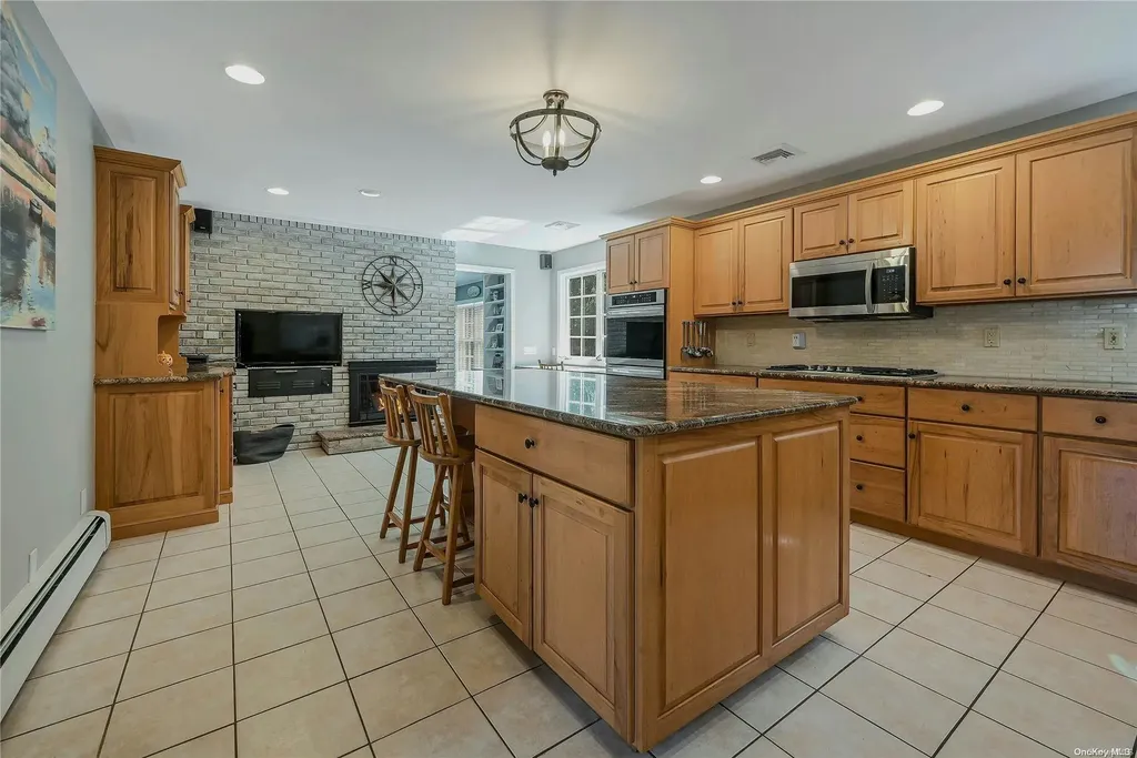 7 Harbor Ridge Drive Centerport NY 11721