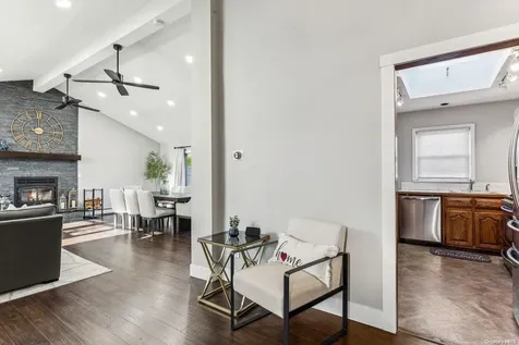 23 Nassau Avenue West Babylon NY 11704