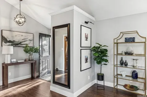 23 Nassau Avenue West Babylon NY 11704