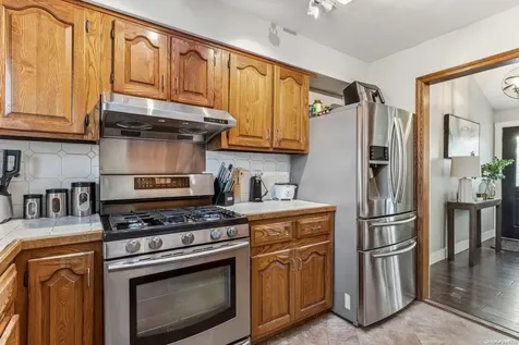 23 Nassau Avenue West Babylon NY 11704