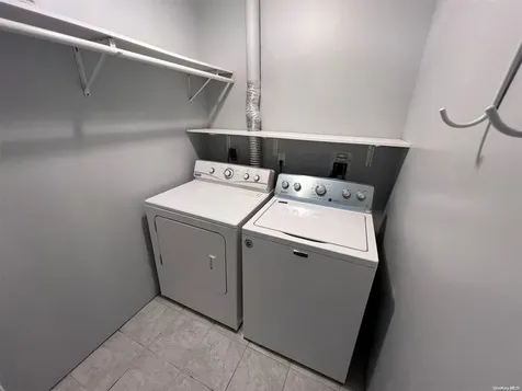 255 Granada Parkway Lindenhurst NY 11757