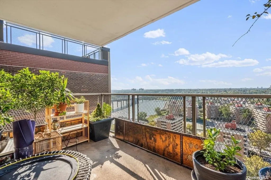 166-25 Powells Cove Boulevard Beechhurst NY 11357