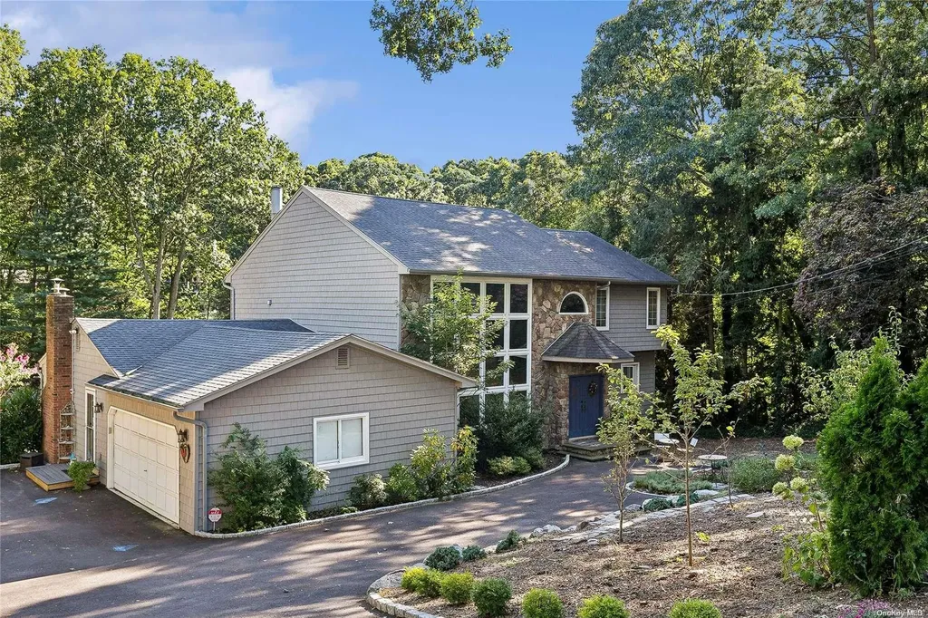 34 Averly Place Smithtown NY 11787