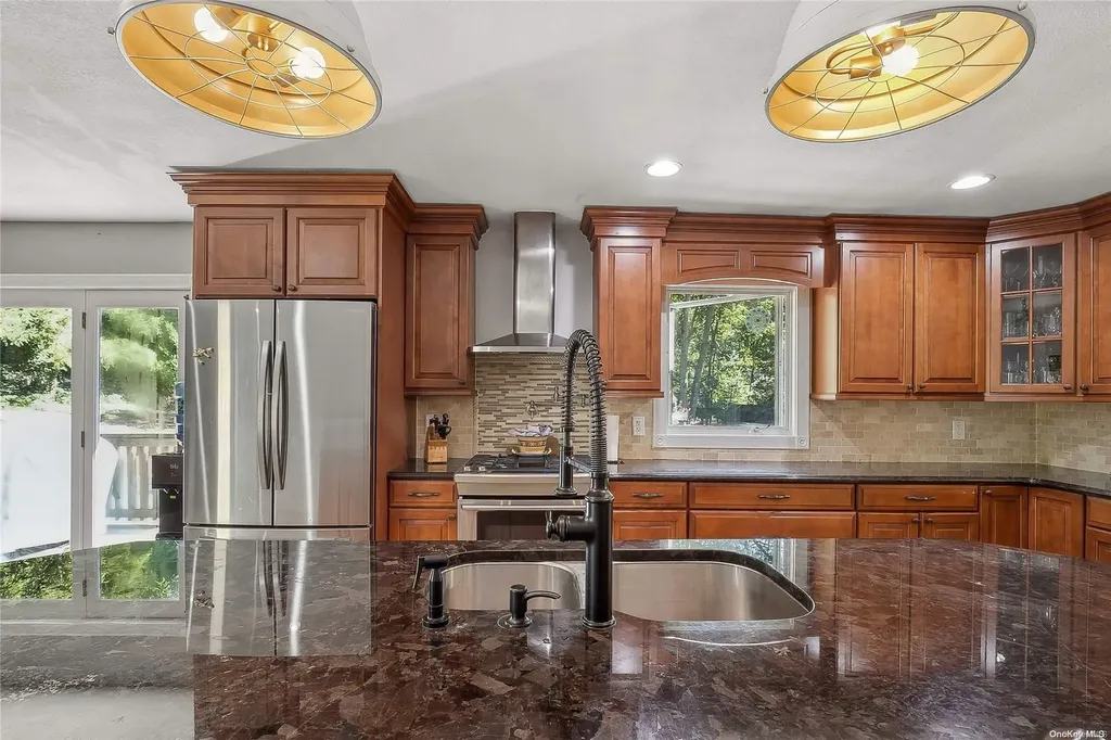 34 Averly Place Smithtown NY 11787