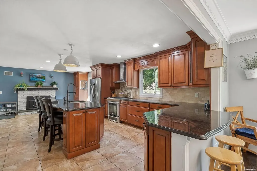 34 Averly Place Smithtown NY 11787