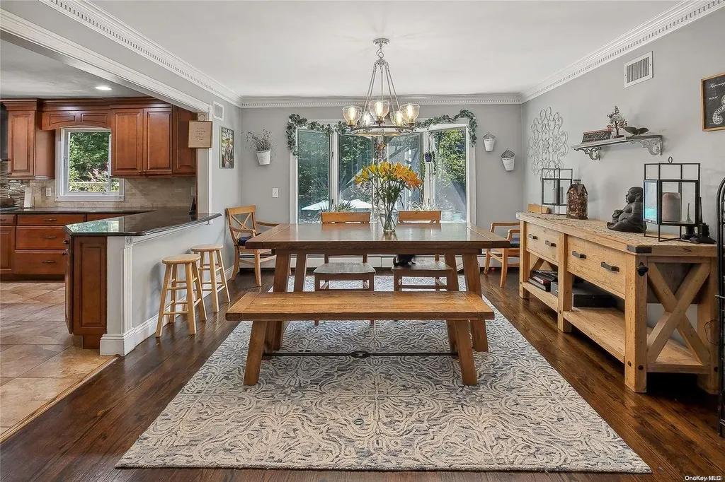 34 Averly Place Smithtown NY 11787