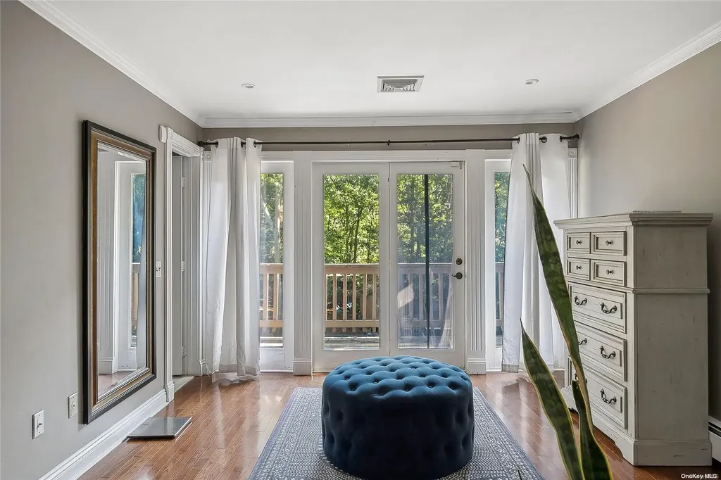 34 Averly Place Smithtown NY 11787