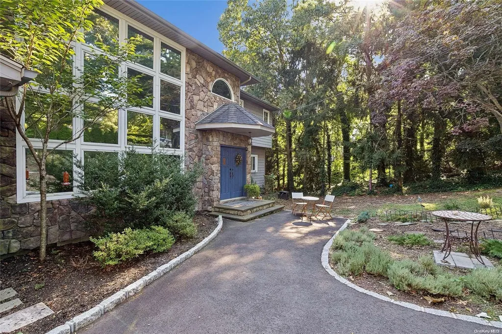 34 Averly Place Smithtown NY 11787