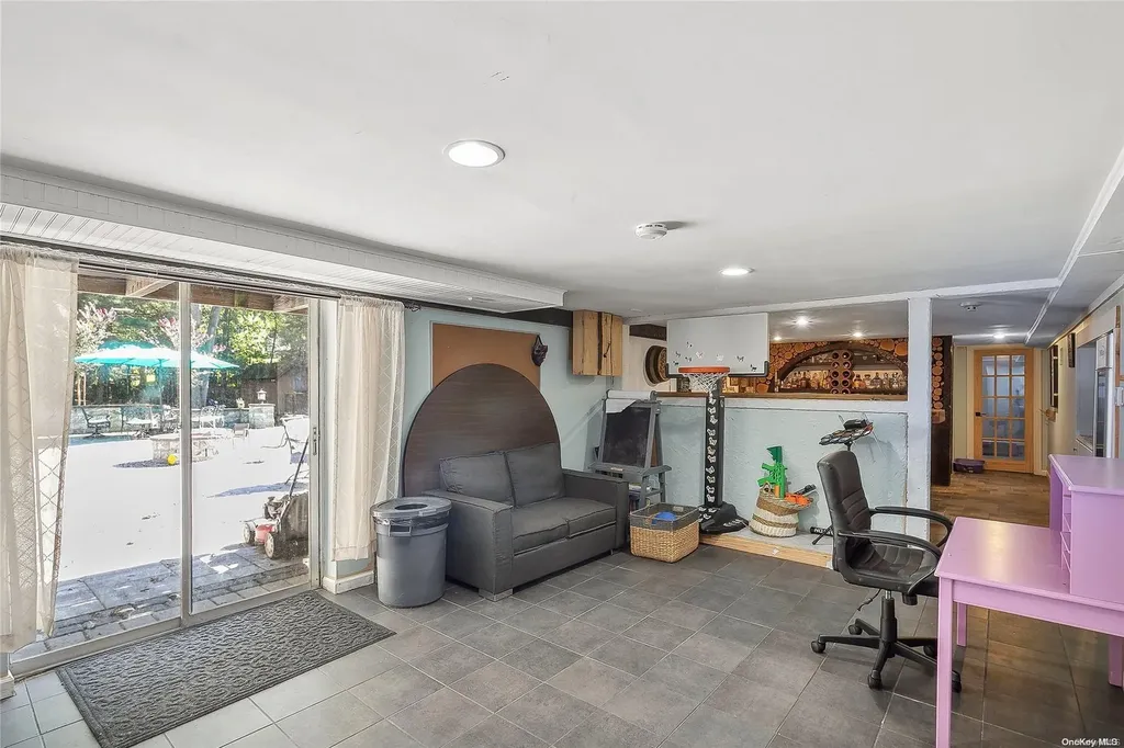 34 Averly Place Smithtown NY 11787