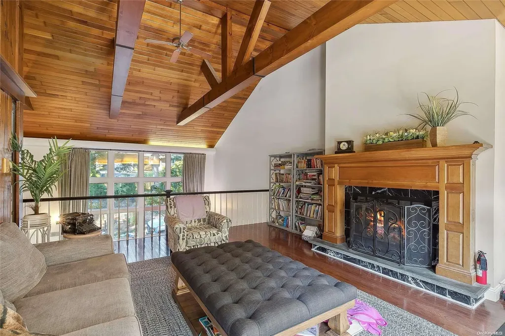34 Averly Place Smithtown NY 11787