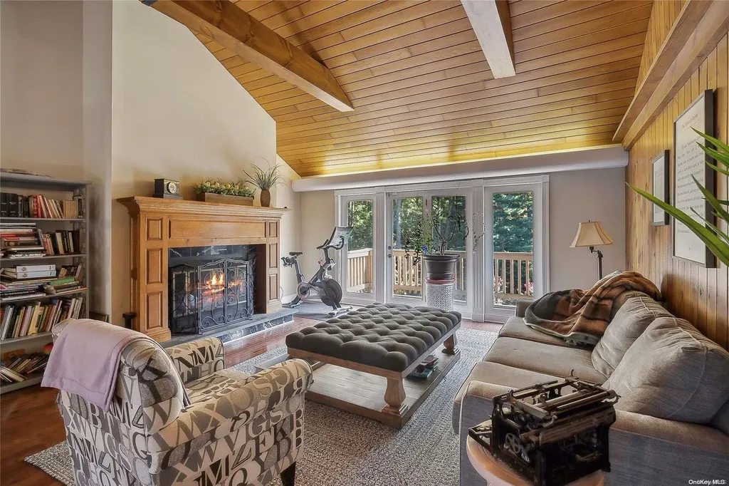 34 Averly Place Smithtown NY 11787